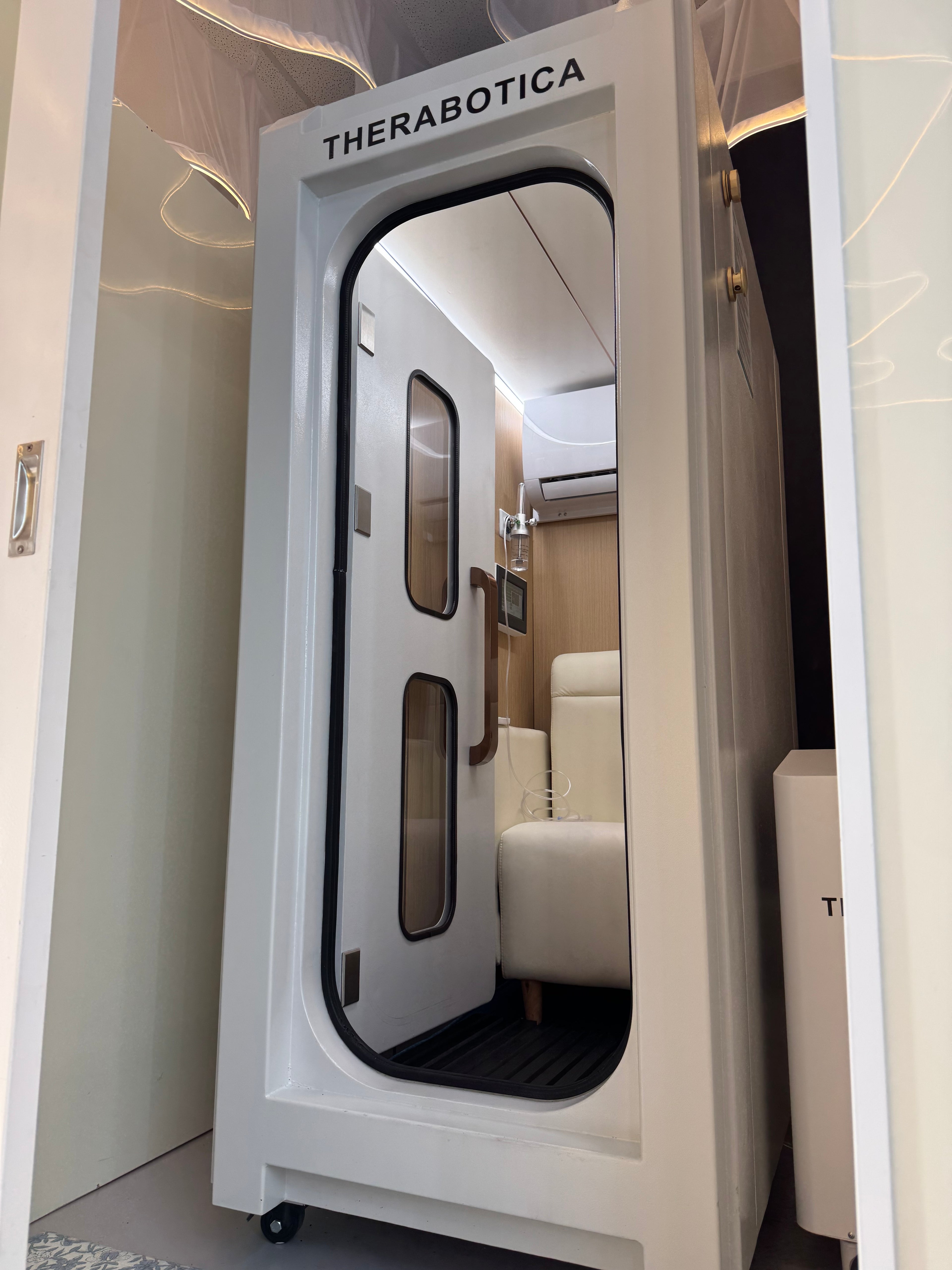 Hyperbaric Oxygen Capsule
